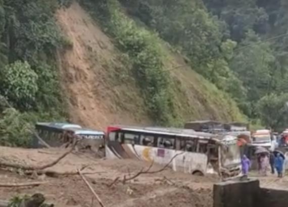 तीनदिनदेखि आएको भारी वर्षाका कारण देशभर बाढीपहिरो, ८७ जनाको मृत्यु, ७० वढी बेपत्ता